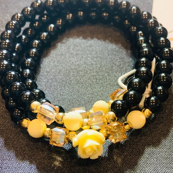 BLACK BEAD WRAP BRACELET WITH CHARMS - Picture 2 of 5